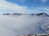 37 La nebbia quasi in cresta